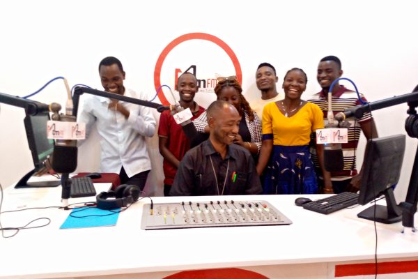 MON FM RADIO CREW